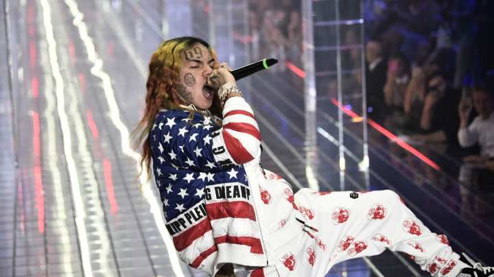 Tekashi 6ix9ine, rapero estadounidense.