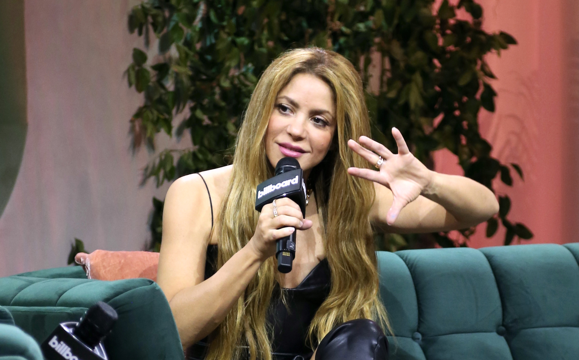 Shakira visita la Semana Billboard a la Música Latina en el Faena Forum ante sus seguidores, previo a su actuación del jueves en Premios Billboard/Miami, 3 de octubre 2023.