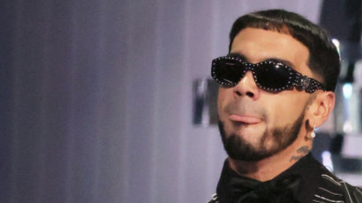 Anuel AA habla en el escenario de los MTV Video Music Awards 2023 el 12 de septiembre de 2023 en Newark, Nueva Jersey.