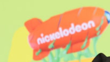 Sergio Mayer posa durante la alfombra naranja de los 'Kids Choice Awards México 2023' en el Auditorio Nacional el 26 de agosto de 2023 en Ciudad de México, México.