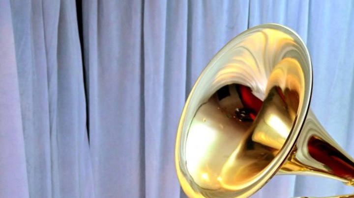 En la foto de un gramófono Grammy durante la 65ª Entrega Anual de los Premios Grammy en el Crypto.com Arena de Los Ángeles el 5 de febrero de 2023.