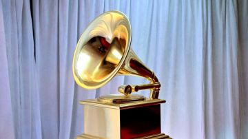 En la foto de un gramófono Grammy durante la 65ª Entrega Anual de los Premios Grammy en el Crypto.com Arena de Los Ángeles el 5 de febrero de 2023.