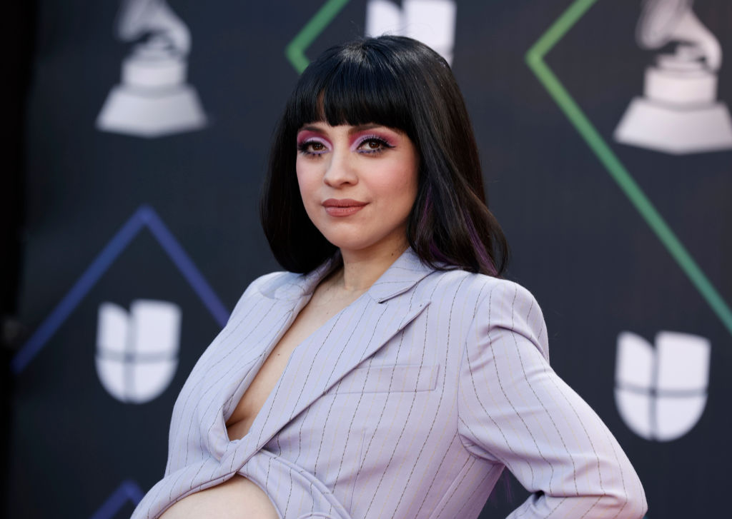 Mon Laferte asiste a la 22nd Entrega Anual del Latin GRAMMY en el MGM Grand Garden Arena el 18 de noviembre de 2021 en Las Vegas, Nevada.