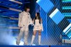 Peso Pluma y Nicki Nicole confirmaron su romance con un beso.