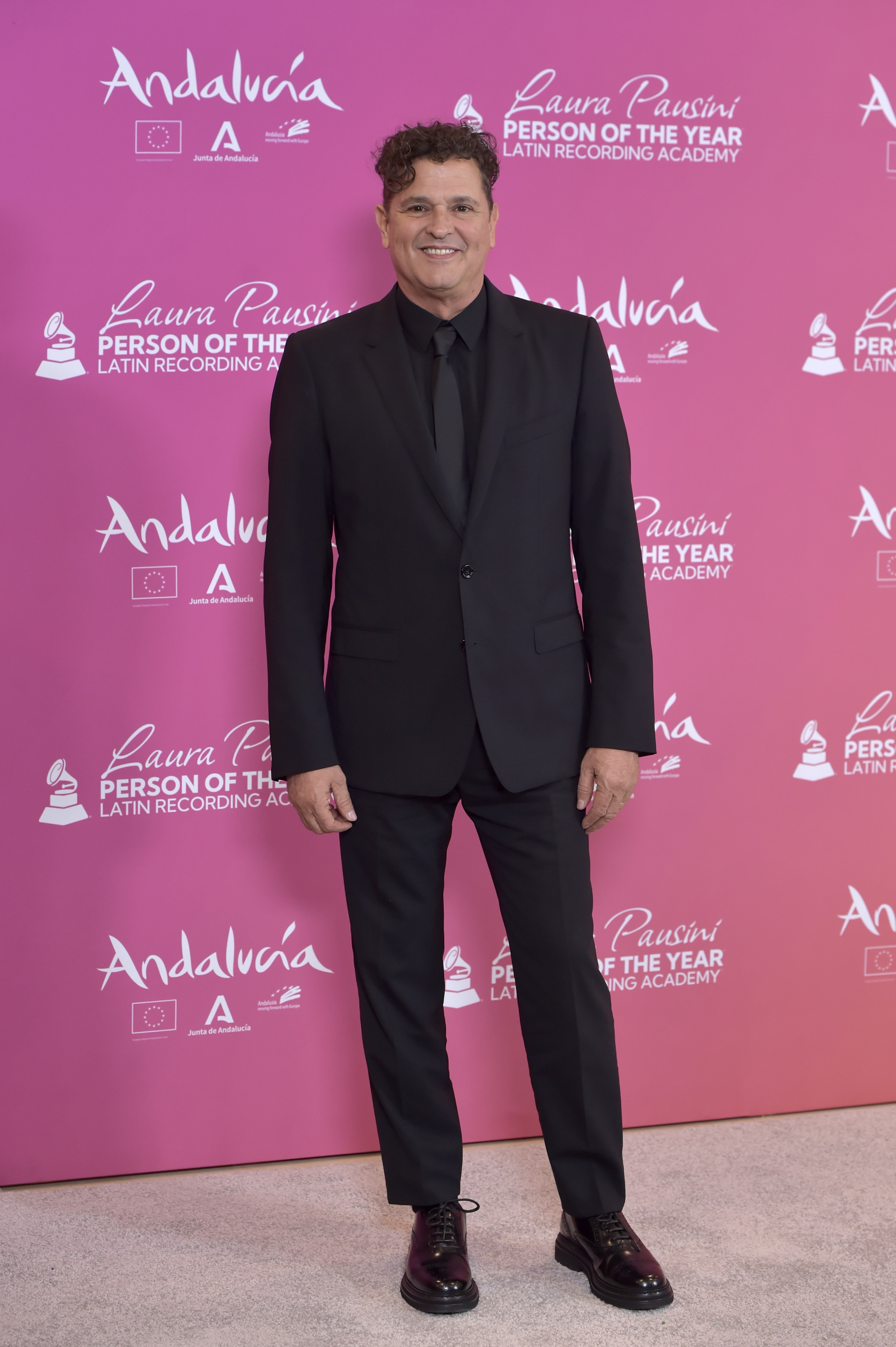 Carlos Vives en la alfombra roja del homenaje de Laura Pausini.