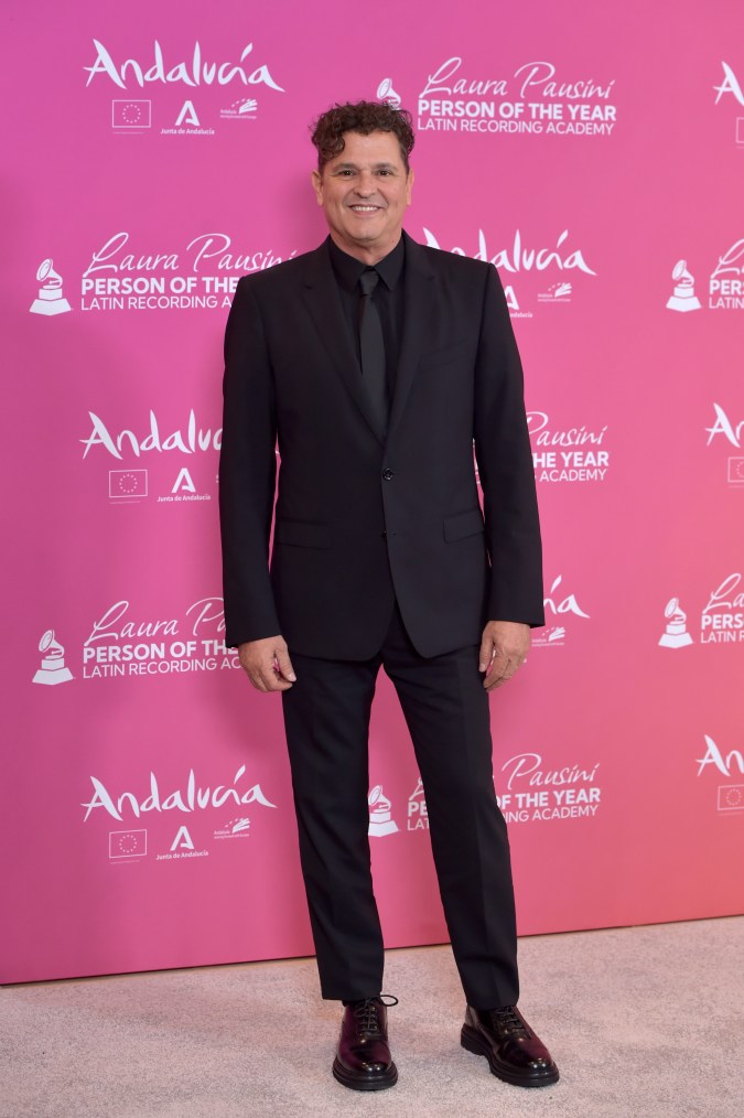 Carlos Vives en la alfombra roja del homenaje de Laura Pausini.