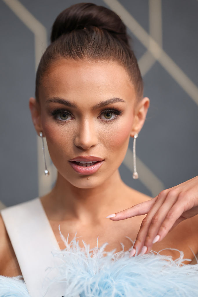 Miss Estados Unidos Noelia Voigt posa durante la rueda de prensa del 72º Concurso Miss Universo en el Gimnasio Nacional José Adolfo Pineda el 17 de noviembre de 2023 en San Salvador, El Salvador.