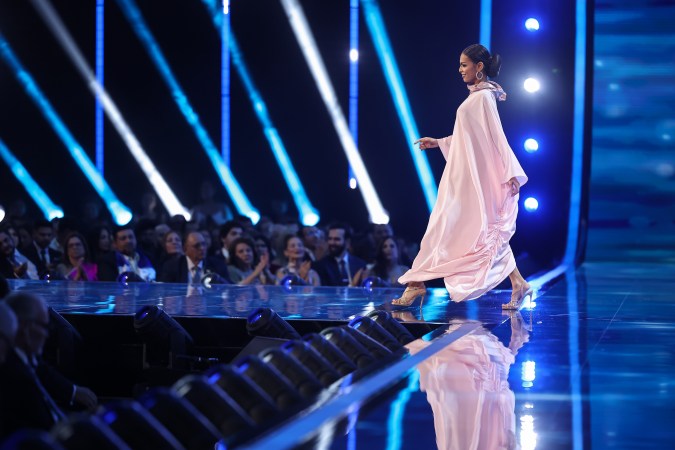 Miss Pakistán optó por usar un burkini en la competencia.