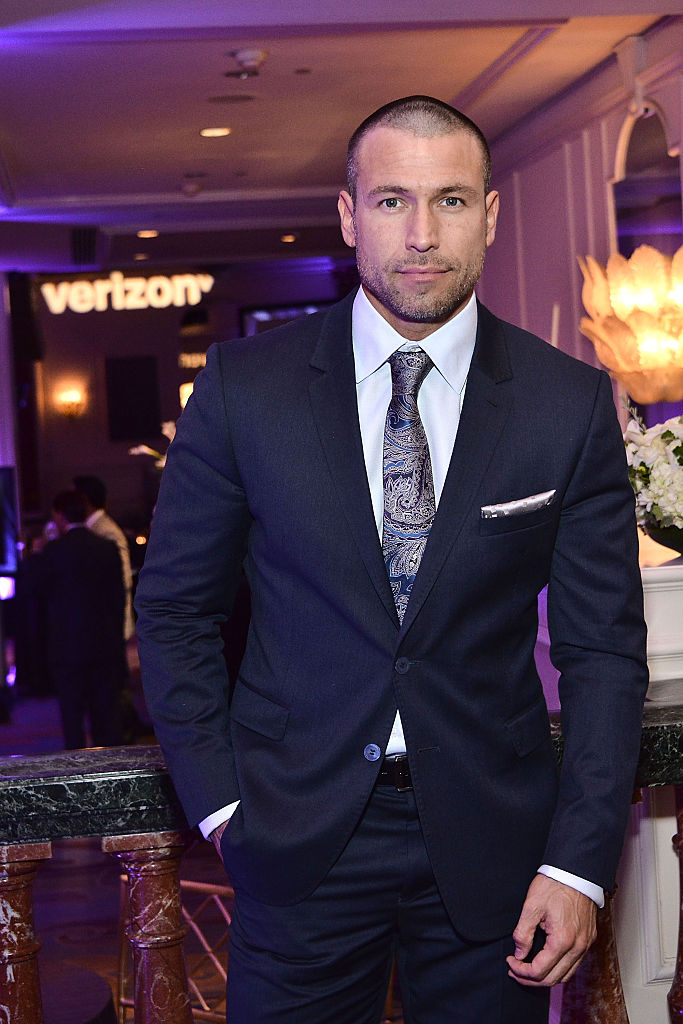 Rafael Amaya asiste al tributo de Hollywood del Paley Center for Media a los logros hispanos en televisión en el Beverly Wilshire Four Seasons Hotel el 24 de octubre de 2016 en Beverly Hills, California.