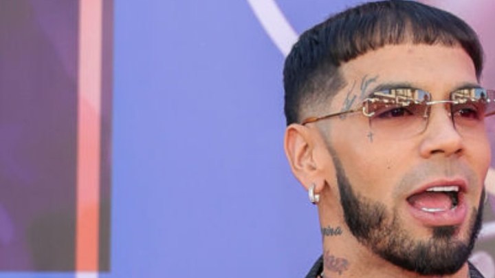 Anuel AA asiste a los Premios de la Música Latinoamericana 2023 en el MGM Grand Garden Arena el 20 de abril de 2023 en Las Vegas, Nevada.