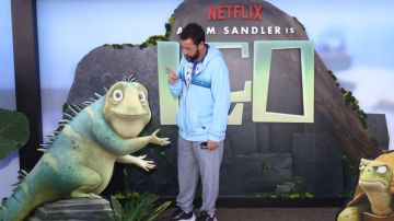 Adam Sandler asiste al estreno de 'Leo' LA de Netflix en el Westwood Regency Village Theatre el 19 de noviembre de 2023 en Los Ángeles, California.