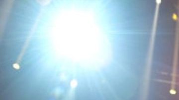 Alexander Delgado de Gente de Zona y Chyno Miranda actúan en el escenario durante la iHeartRadio Fiesta Latina: Celebrando a nuestros héroes en American Airlines Arena el 4 de noviembre de 2017 en Miami, Florida.