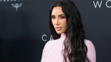 Kim Kardashian asiste a la cena Kering Caring For Women en The Pool el 12 de septiembre de 2023 en la ciudad de Nueva York.