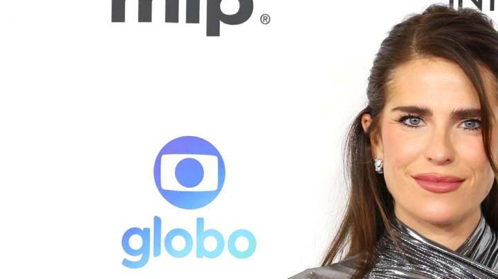 Karla Souza asiste a los 51.os Premios Emmy Internacionales en el New York Hilton Midtown el 20 de noviembre de 2023 en la ciudad de Nueva York.