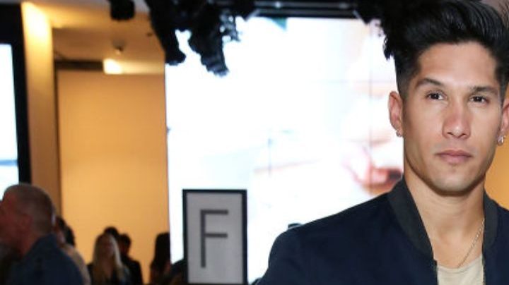 Chyno Miranda en el desfile de moda de Todd Snyder durante NYFW: Men's July 2017 en Cadillac House el 10 de julio de 2017 en la ciudad de Nueva York.