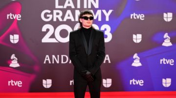 Peso Pluma asiste a la 24ª Entrega Anual del Latin Grammy el 16 de noviembre de 2023 en Sevilla, España.