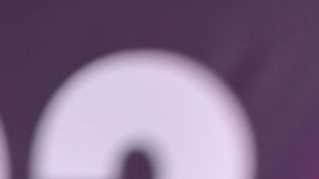 Rosalía asiste a la 24ª Entrega Anual del Latin GRAMMY en el Centro de Conferencias y Exposiciones FIBES el 16 de noviembre de 2023 en Sevilla, España.