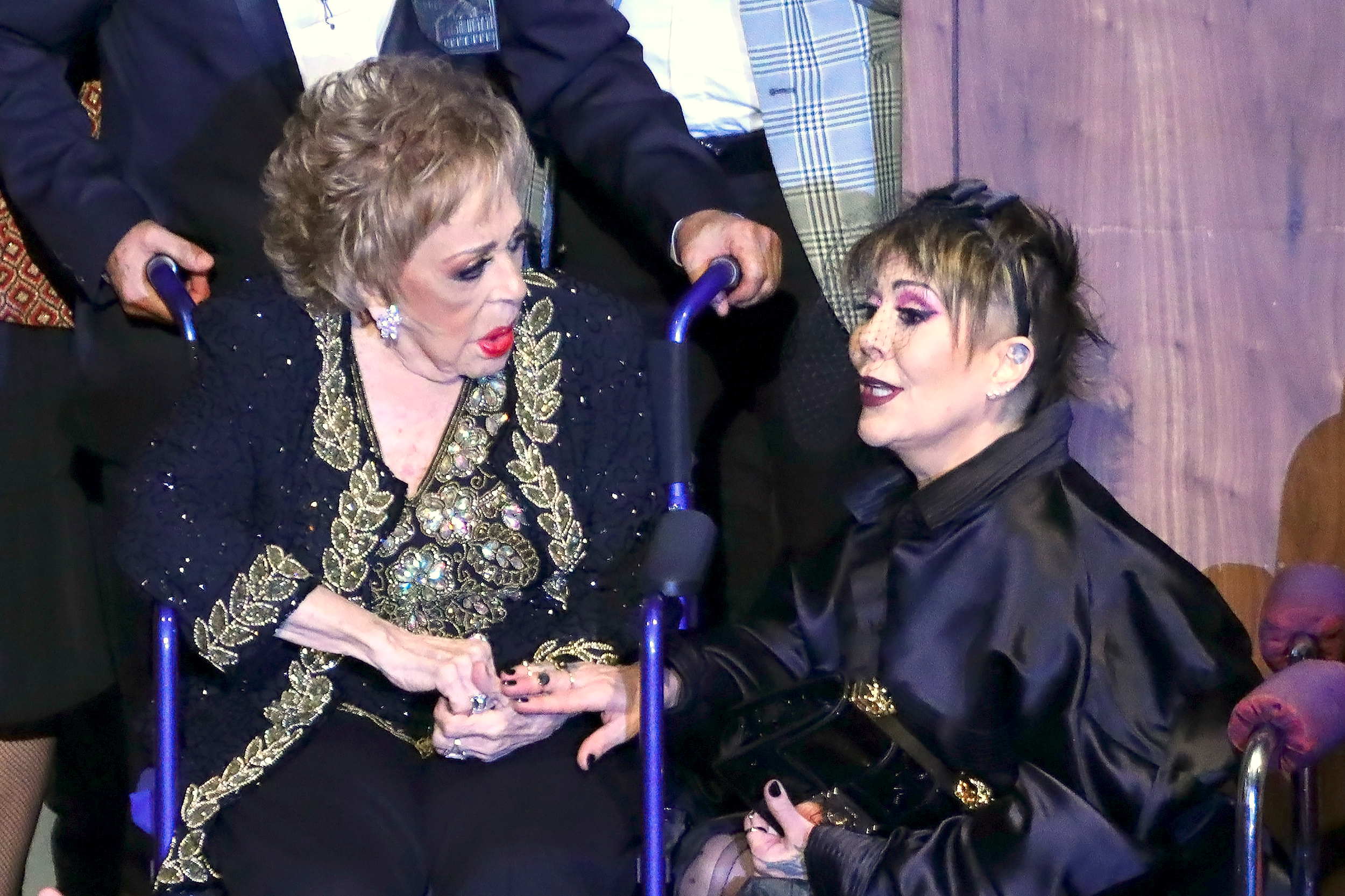 Silvia Pinal recibe un homenaje en el Palacio De Bellas Artes por su trayectoria, acompañada de sus hijas Alejandra Guzmán, Sylvia Pasquel, sus nietas Stephanie Salas y su bisnieta Michelle Salas y fue ovacionada por decenas de personalidades del medio artístico invitadas/México, 29 de agosto 2022.