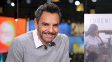 Eugenio Derbez fue retenido en el aeropuerto