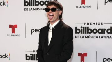Peso Pluma asiste a los Premios Billboard de Música Latina 2023 en el Watsco Center el 5 de octubre de 2023 en Coral Gables, Florida.