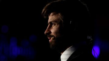 Gerard Piqué asiste a los Dubai Globe Soccer Awards en Armani Hotel Dubai el 27 de diciembre de 2020 en Dubai, Emiratos Árabes Unidos.