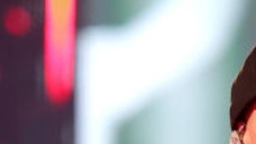 Despide el 2023 con los mejores éxitos latinos: Karol G, Shakira, Peso Pluma y más // Foto de Peso Pluma: Rich Fury // Foto de Shakira y Karol G: Catherine Powell