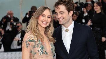 Robert Pattinson está listo para casarse con su novia Suki Waterhouse, ¡la pareja está comprometida!