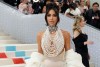 Kim Kardashian no pasa desapercibida con sus decoraciones navideñas.