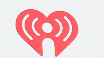 Paris Hilton comparte momentos especiales en Disneyland con su hijo Phoenix en Navidad