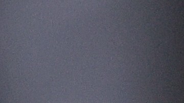 Peso Pluma por poco se cae en un concierto en Colombia