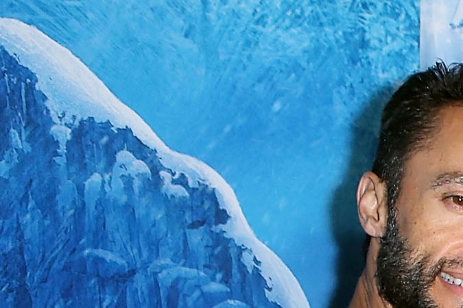 Kamar de los Reyes deja a su esposa, la actriz Sherri Saum y sus gemelos