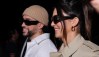: Bad Bunny y Kendall Jenner se ven en Gucci Ancora durante la Semana de la Moda de Milán el 22 de septiembre de 2023 en Milán, Italia.
