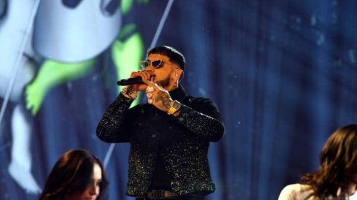 Anuel AA se presenta en el escenario durante los Premios de la Música Latinoamericana 2023 en el MGM Grand Garden Arena el 20 de abril de 2023 en Las Vegas, Nevada.