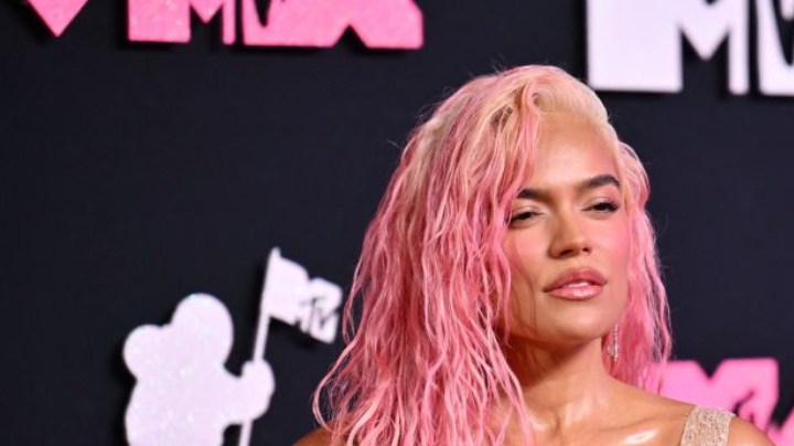 La cantante colombiana Karol G llega a los MTV Video Music Awards en el Prudential Center en Newark, Nueva Jersey, el 12 de septiembre de 2023.