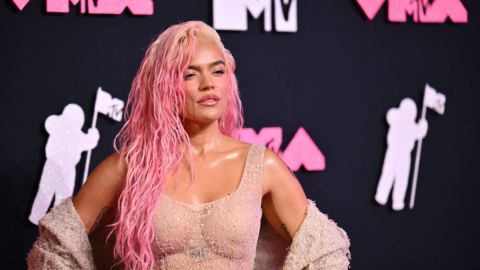La cantante colombiana Karol G llega a los MTV Video Music Awards en el Prudential Center en Newark, Nueva Jersey, el 12 de septiembre de 2023.