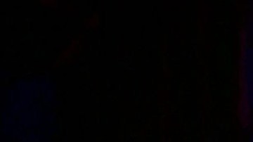 Karol G habla en el escenario durante la 23.ª Entrega Anual del Latin GRAMMY en el Centro de Exposiciones y Conferencias FIBES el 16 de noviembre de 2023 en Sevilla, España.