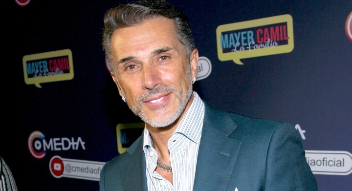 Sergio Mayer presenta su reality "Mayer Camil, La Familia" (YouTube), donde estrenarán un capítulo cada tercer día para que sean testigos de lo que vive al lado de su esposa Issabela Camil, sus hijas Antonia y Victoria, y su primogénito Sergio Mayer Mori/México, 28 de septiembre 2029.