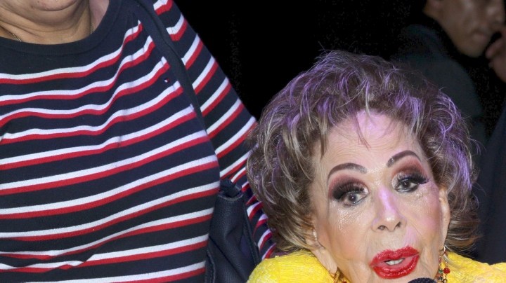 Silvia Pinal corta el listón de inauguración del nuevo Teatro Versalles, que presenta una cartelera totalmente renovada/México, 31 de enero 2023.