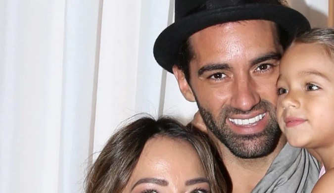 Alaïa entiende que sus padres están separados y lo acepta.