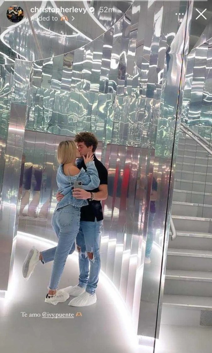 Christipher Levy y su novia Ivy Puentes.