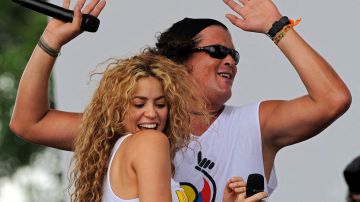 Shakira y Carlos Vives han demostrado ser más que colegas, son grandes amigos.