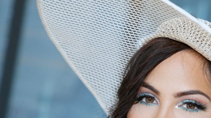 Natti Natasha asiste a la primera fila de Carolina Herrera durante la Semana de la Moda de Nueva York el 10 de febrero de 2020 en la ciudad de Nueva York.