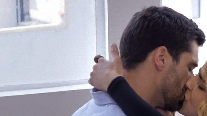 Michelle Renaud y Matías Novoa esperan su primer bebé juntos