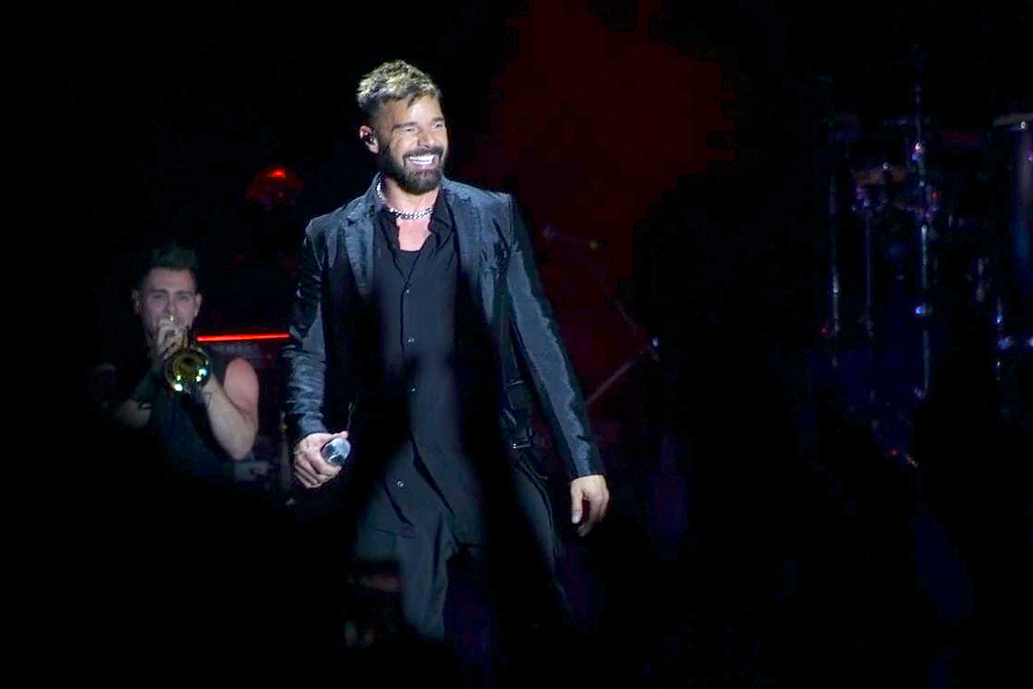 Ricky Martin se presentó con sus éxitos en el palenque del Teatro del Pueblo de la Feria de Puebla 2023, ante un sitio abarrotado por miles de sus seguidores/Puebla, México, 6 de mayo 2023.