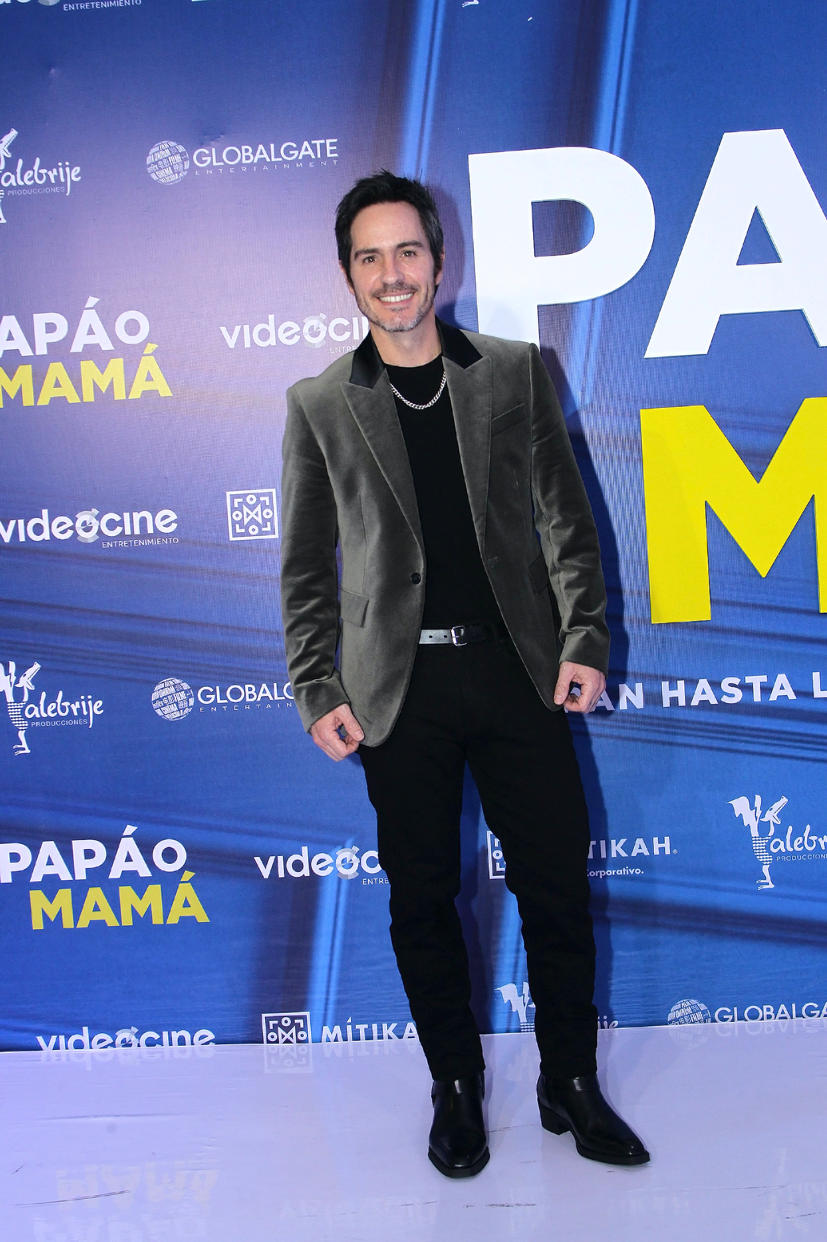 Mauricio Ochmann en la alfombra roja de la premier de la película "Mamá o Papá", que llega el próximo 30 de noviembre a la cartelera nacional/México, 28 de noviembre 2023.