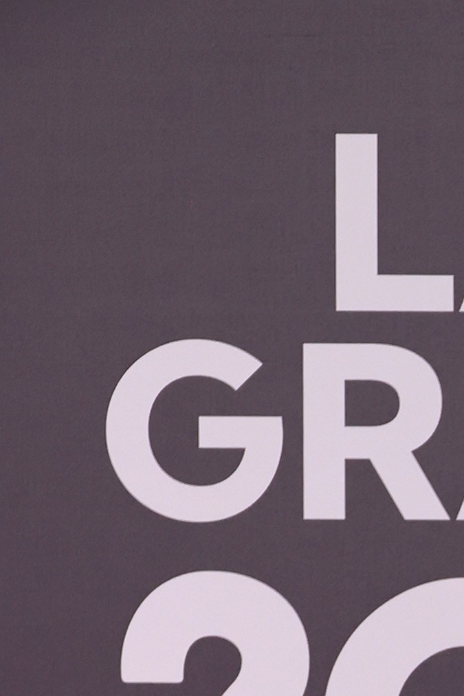 Karol G en la alfombra roja de los Latin Grammy 2023.