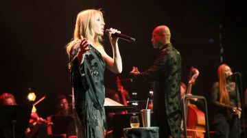 "Quiero capturar este momento": El tierno gesto de Ellie Goulding durante su concierto en México