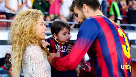 Shakira y Gerard Piqué junto a su hijo Milan en septiembre de 2013.