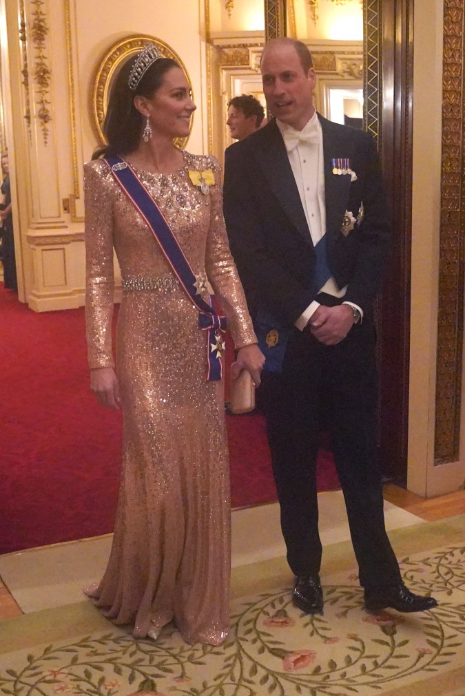 El Príncipe William y Kate Middleton en una recepción para miembros del Cuerpo Diplomático en el Palacio de Buckingham.