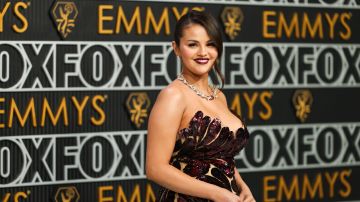 Selena Gomez en la 75ª edición de los premios Primetime Emmy.